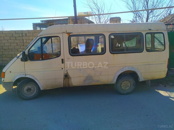 Ford Transit-4