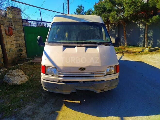 Ford Transit-1