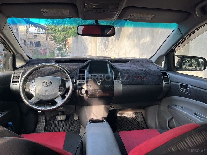 Toyota Prius-8