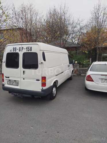 Ford Transit-3