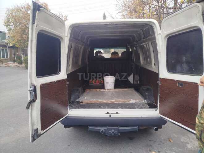 Ford Transit-4