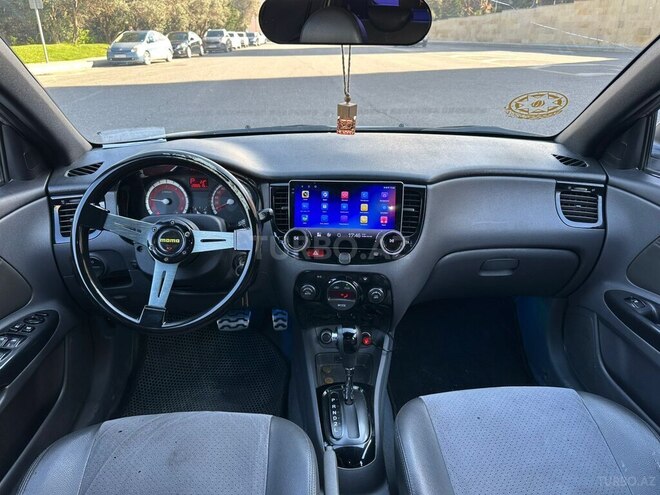 Kia Rio-10