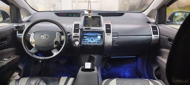 Toyota Prius-13