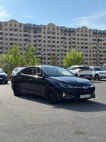 Hyundai Elantra-2
