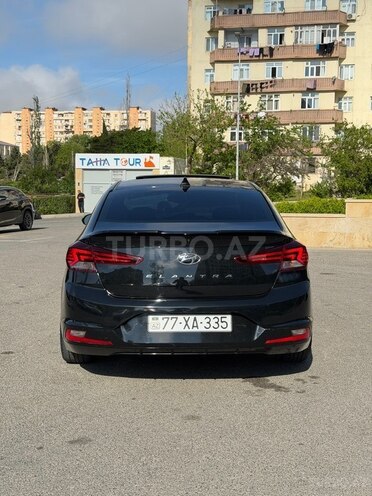 Hyundai Elantra-5
