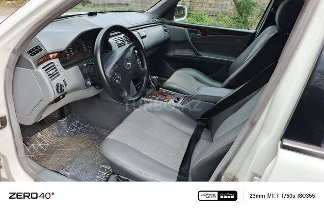 Mercedes E 220-5