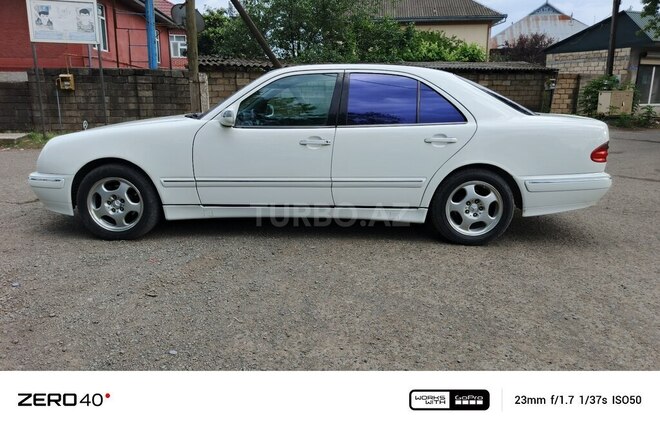 Mercedes E 220-3