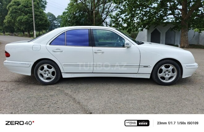 Mercedes E 220-4