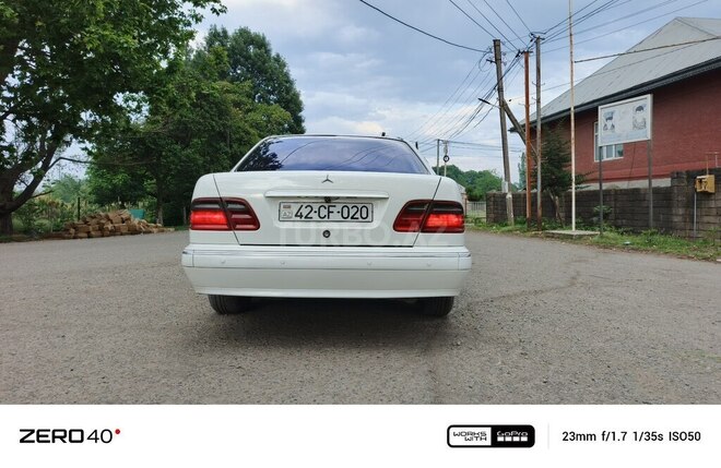 Mercedes E 220-8