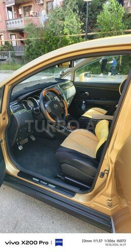 Nissan Tiida-6