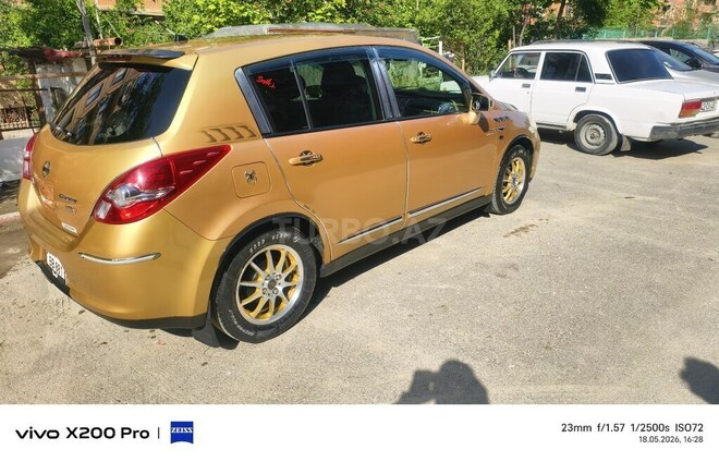 Nissan Tiida-10