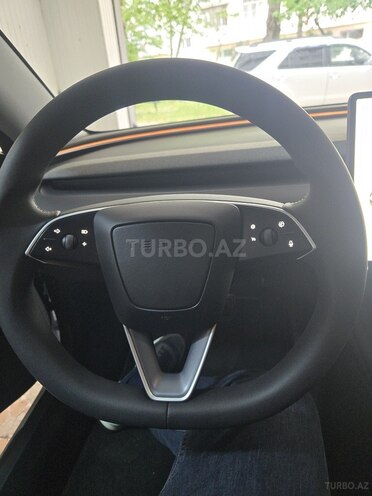 Tesla Model 3-6