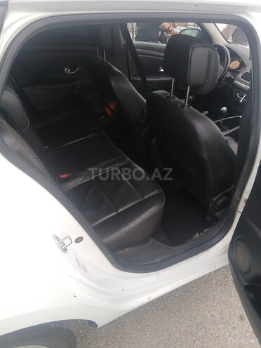 Renault Megane-6