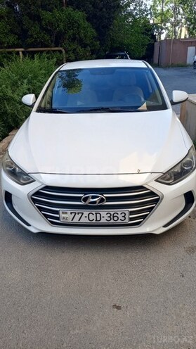 Hyundai Elantra-1
