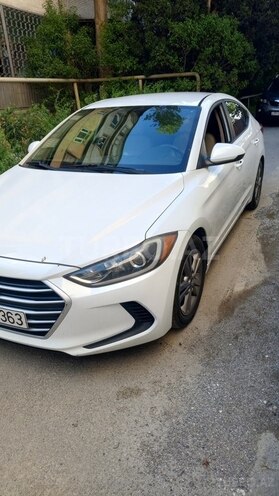Hyundai Elantra-6
