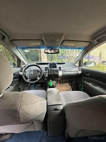Toyota Prius-8