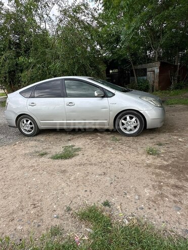 Toyota Prius-4