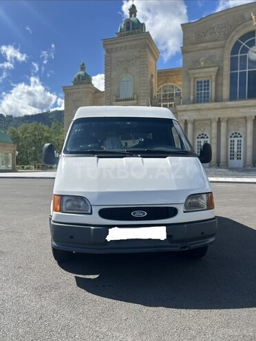 Ford Transit-1