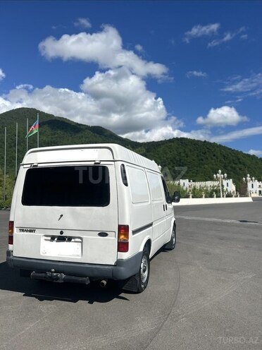 Ford Transit-5