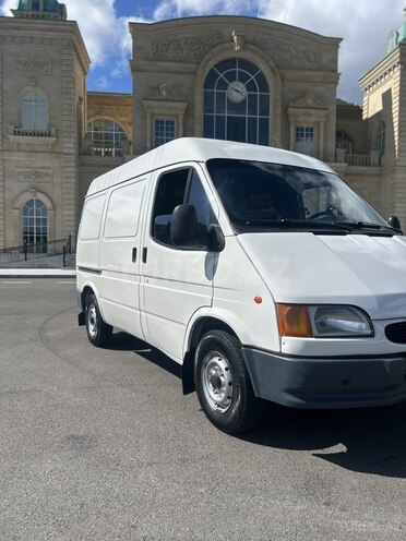 Ford Transit-2
