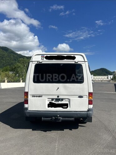 Ford Transit-4