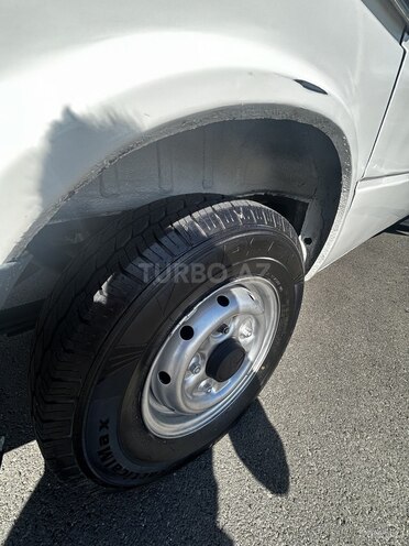 Ford Transit-10
