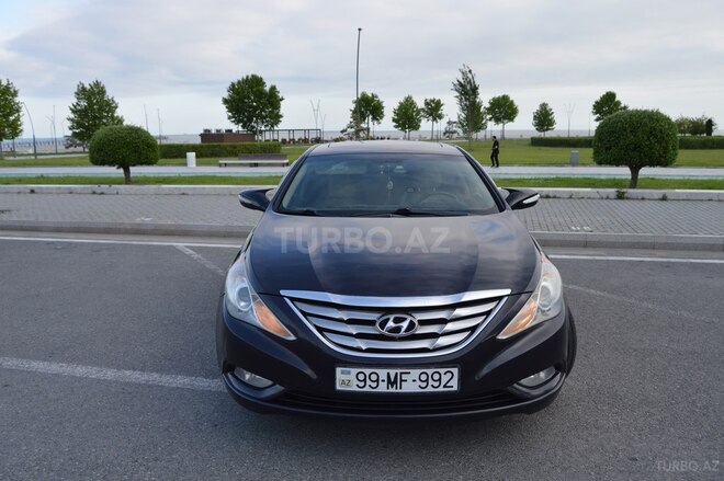 Hyundai Sonata-1