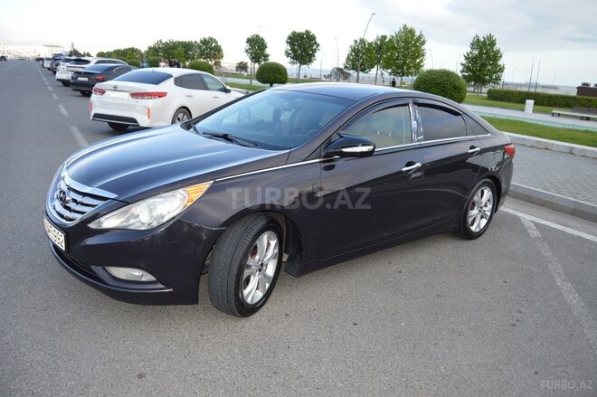 Hyundai Sonata-5