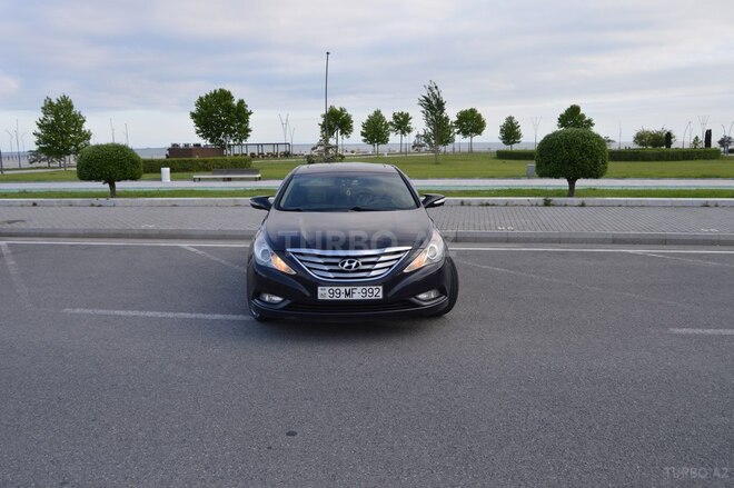 Hyundai Sonata-13