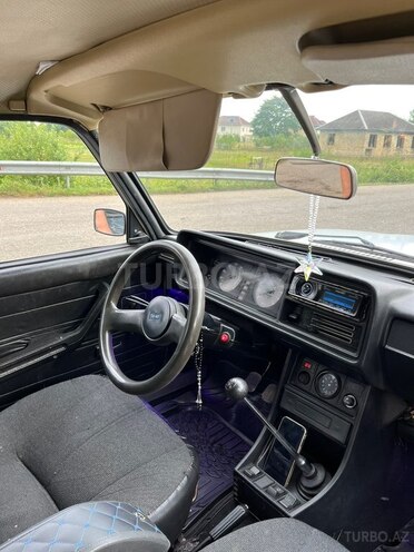 LADA (VAZ) 2107-2