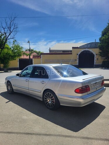Mercedes E 240-5