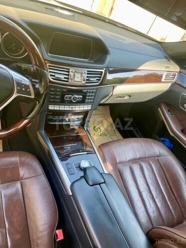 Mercedes E 350 4MATIC-11