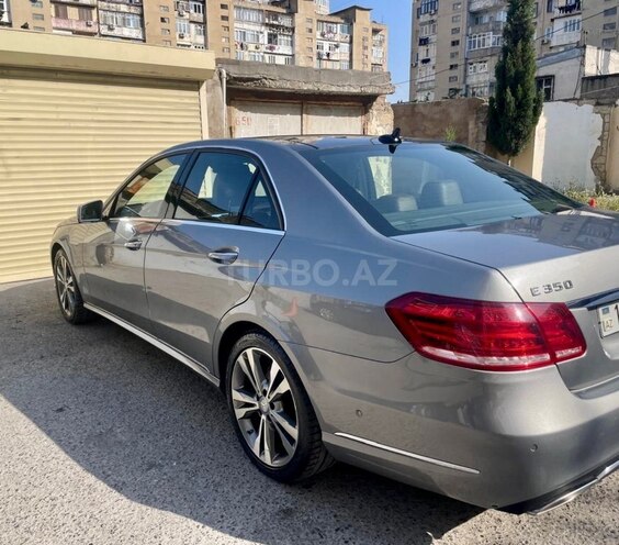 Mercedes E 350 4MATIC-5