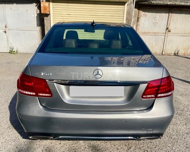 Mercedes E 350 4MATIC-9