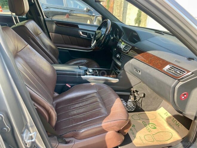 Mercedes E 350 4MATIC-12
