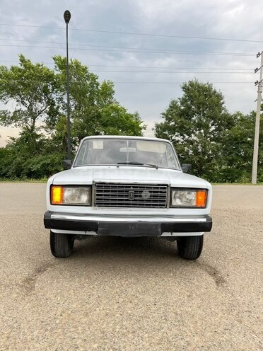 LADA (VAZ) 2107-1