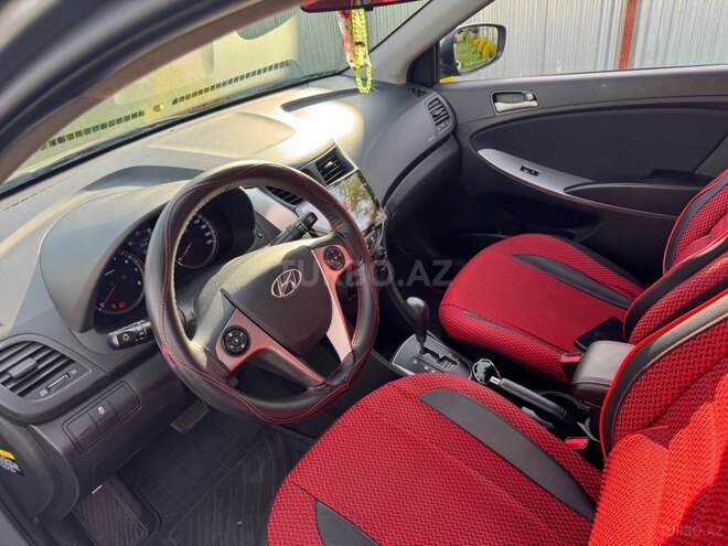 Hyundai Accent-3
