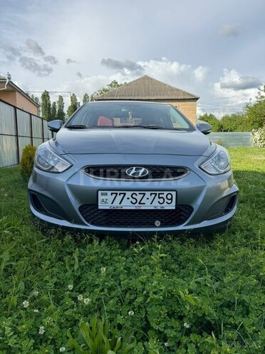 Hyundai Accent-7