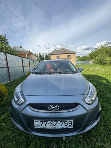 Hyundai Accent-1