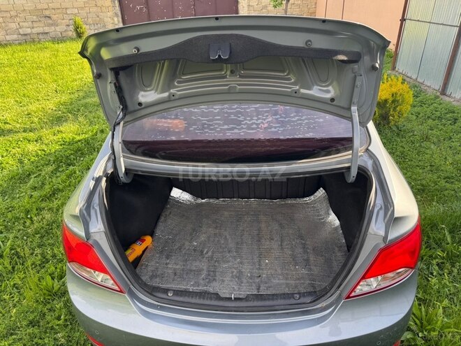 Hyundai Accent-9