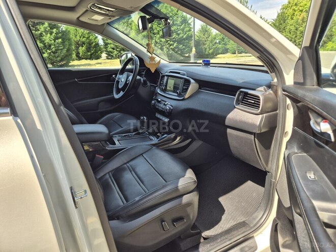 Kia Sorento-9