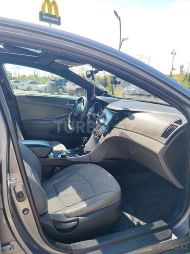 Hyundai Sonata-8
