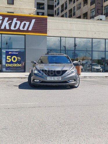 Hyundai Sonata-1