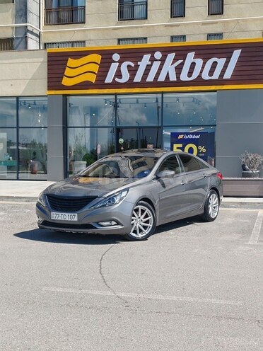 Hyundai Sonata-5