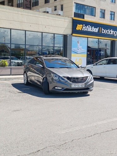 Hyundai Sonata-2