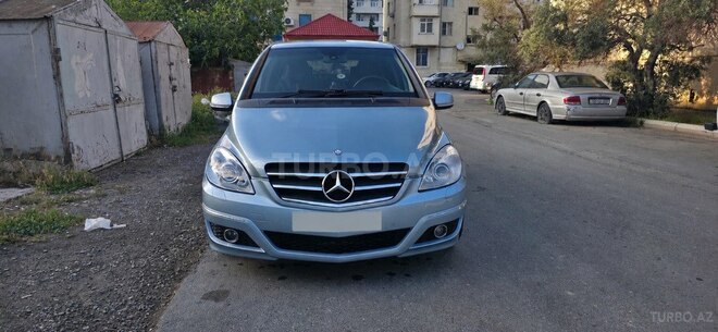 Mercedes B 180-1