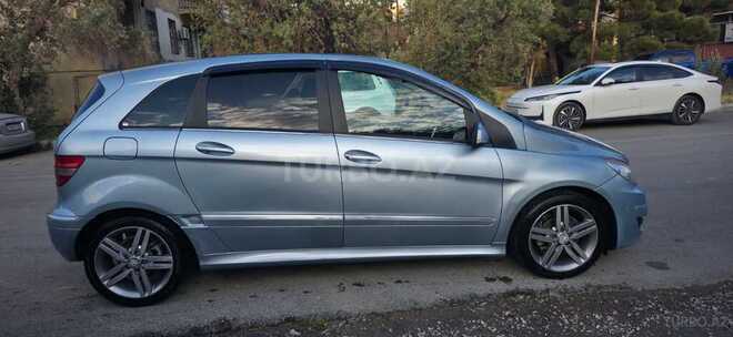 Mercedes B 180-5