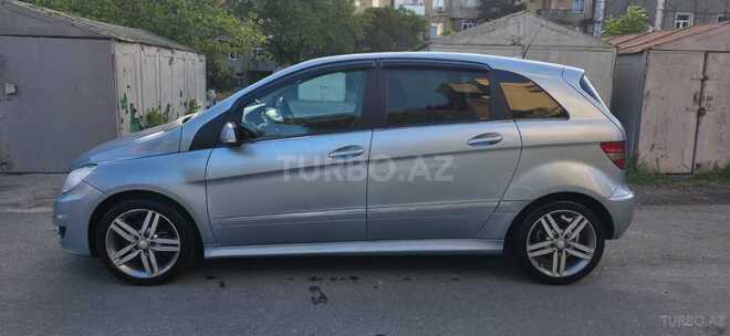 Mercedes B 180-4