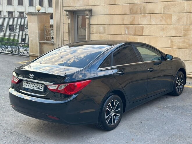 Hyundai Sonata-9