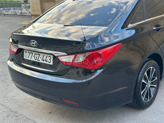 Hyundai Sonata-12